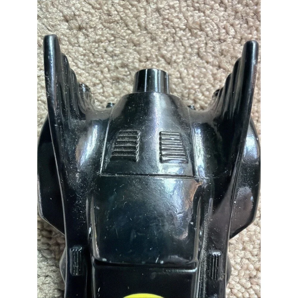 Vintage 1989 ERTL DC Comics Batman Batmobile 1:64 Scale Diecast